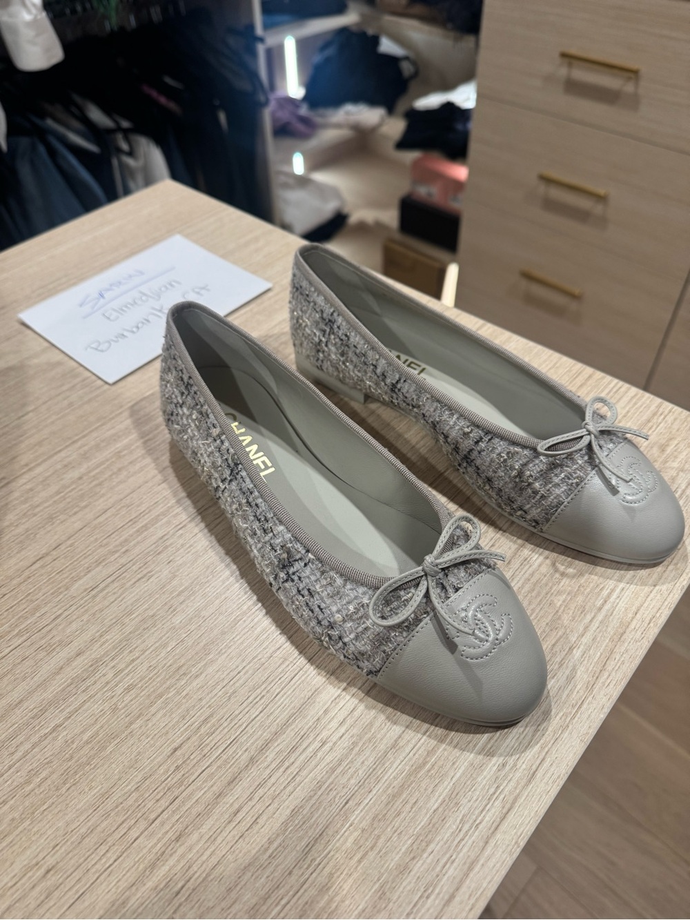 CHANEL Light Gray Tweed & Leather Bow Ballet Flats - Picture 11 of 13